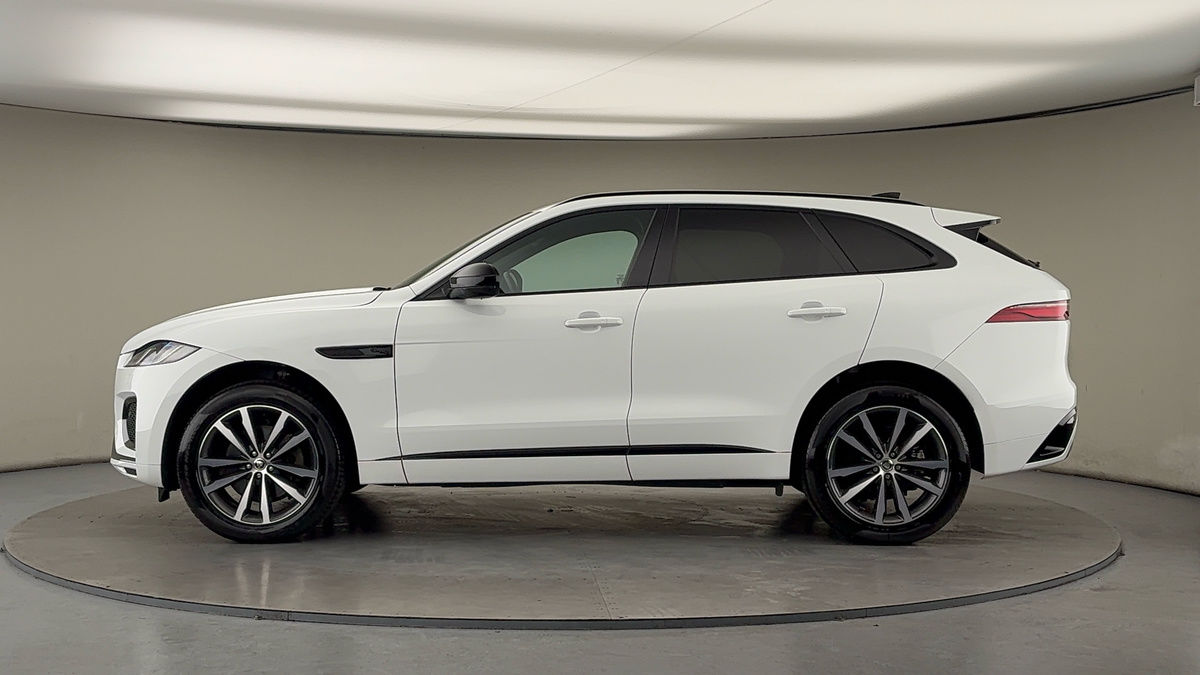 Jaguar F-PACE Image 15