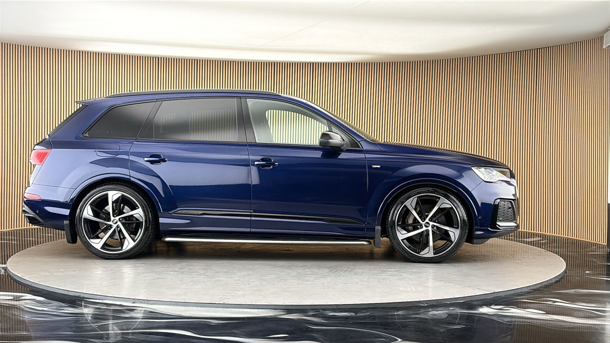 More views of Audi Q7