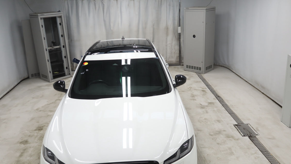 Jaguar F-PACE Image 7
