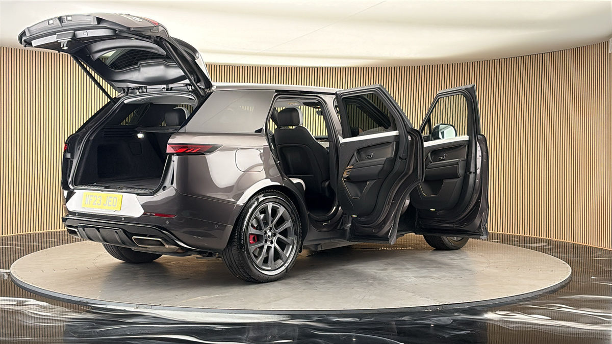 More views of Land Rover Range Rover Sport