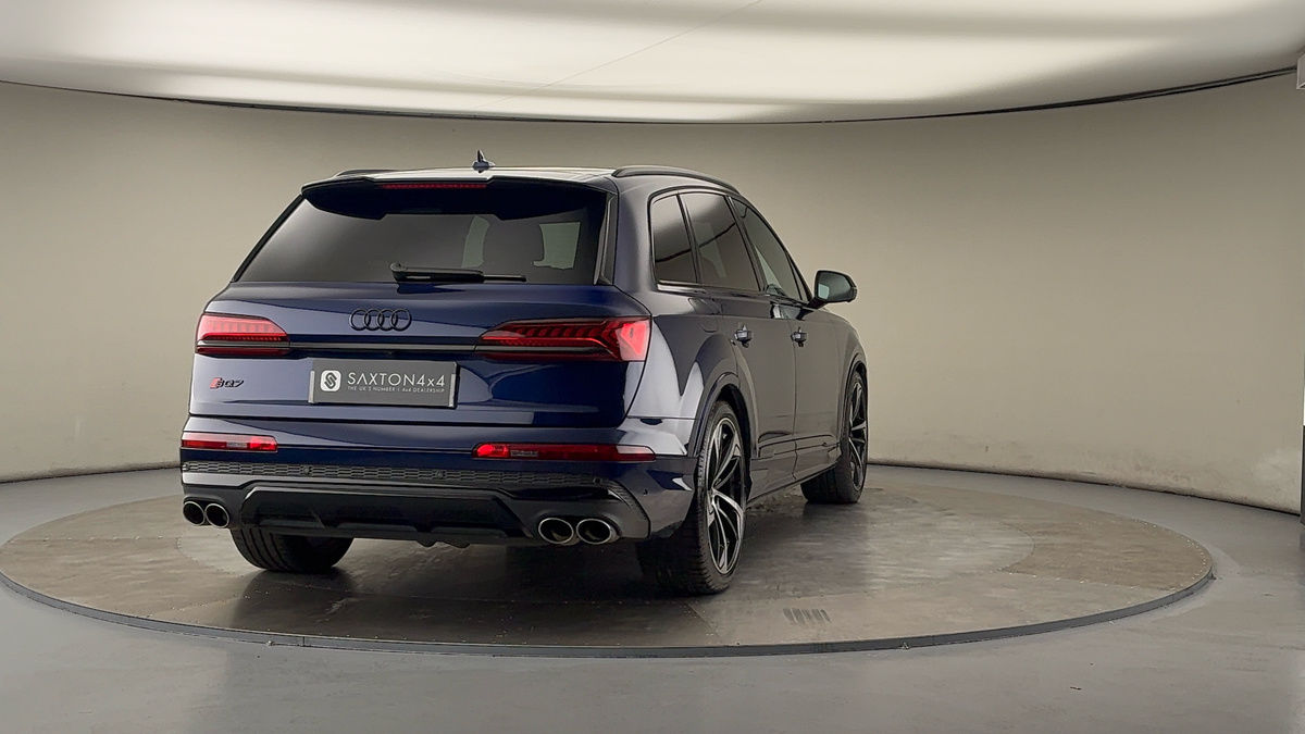 More views of Audi SQ7