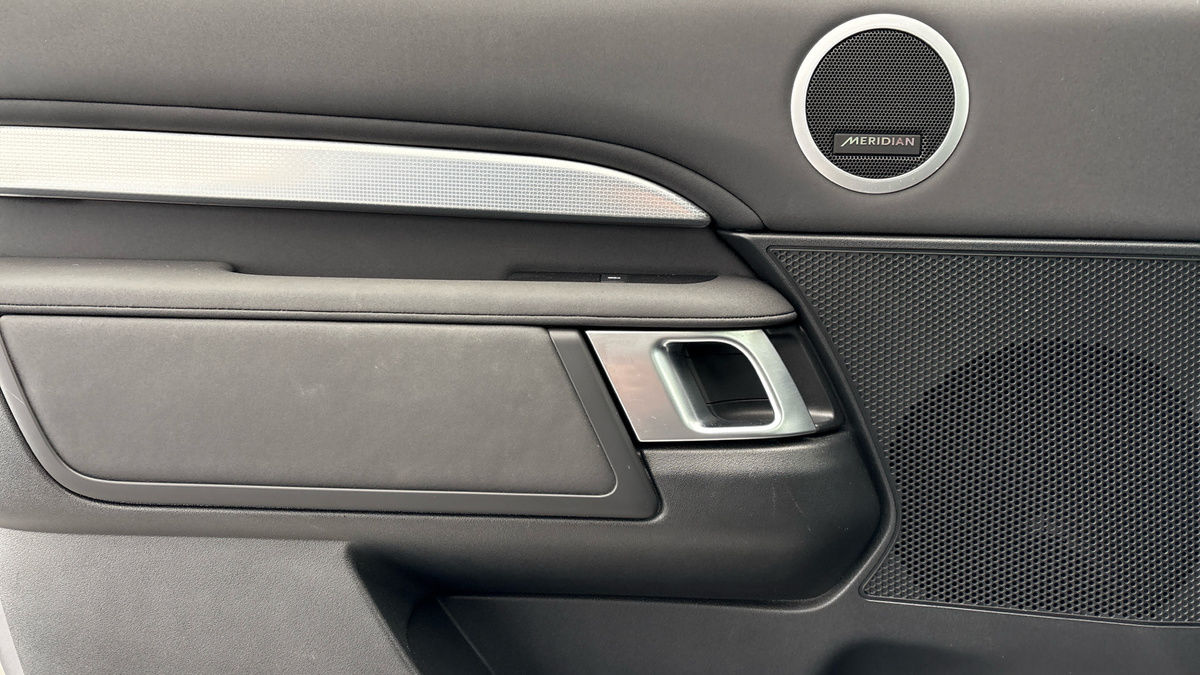 Land Rover Discovery Image 19