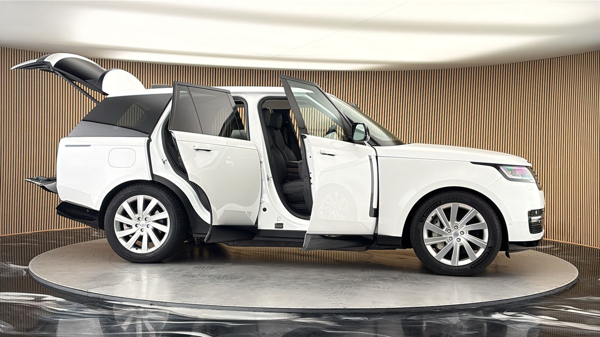 More views of Land Rover Range Rover