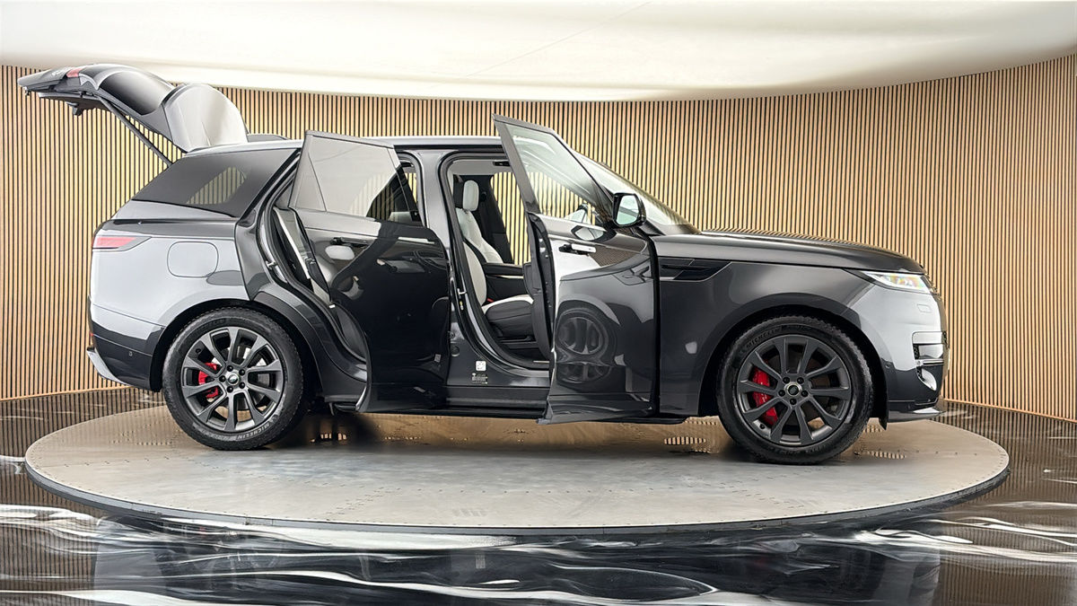 More views of Land Rover Range Rover Sport