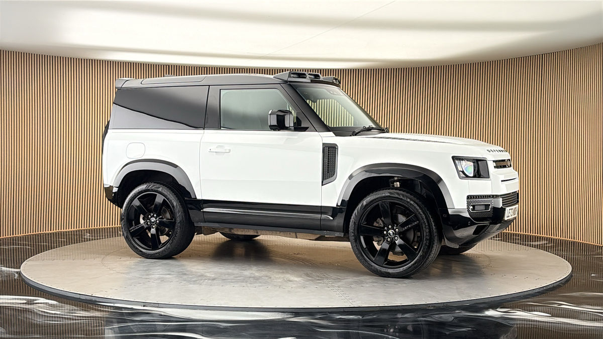 More views of Land Rover Defender 90
