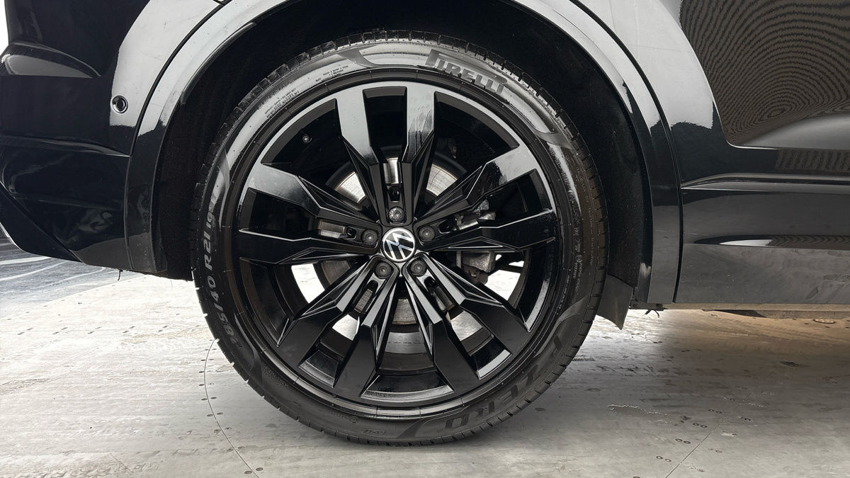 Volkswagen Touareg Image 10