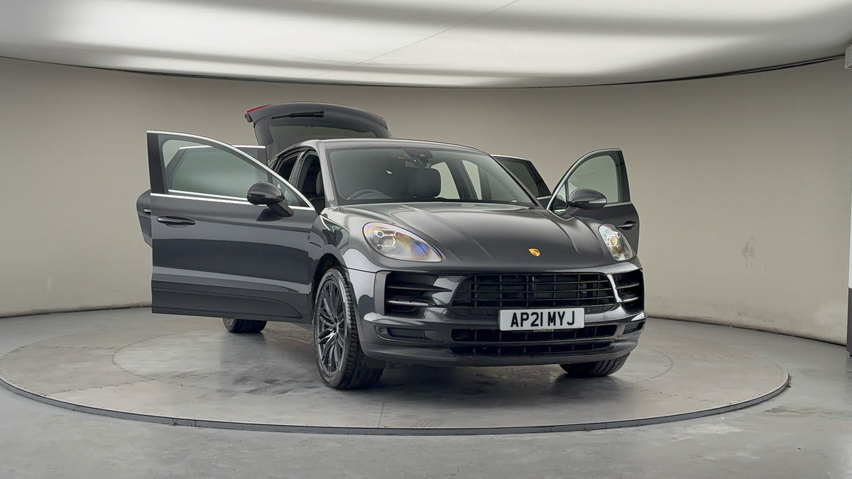 More views of Porsche Macan