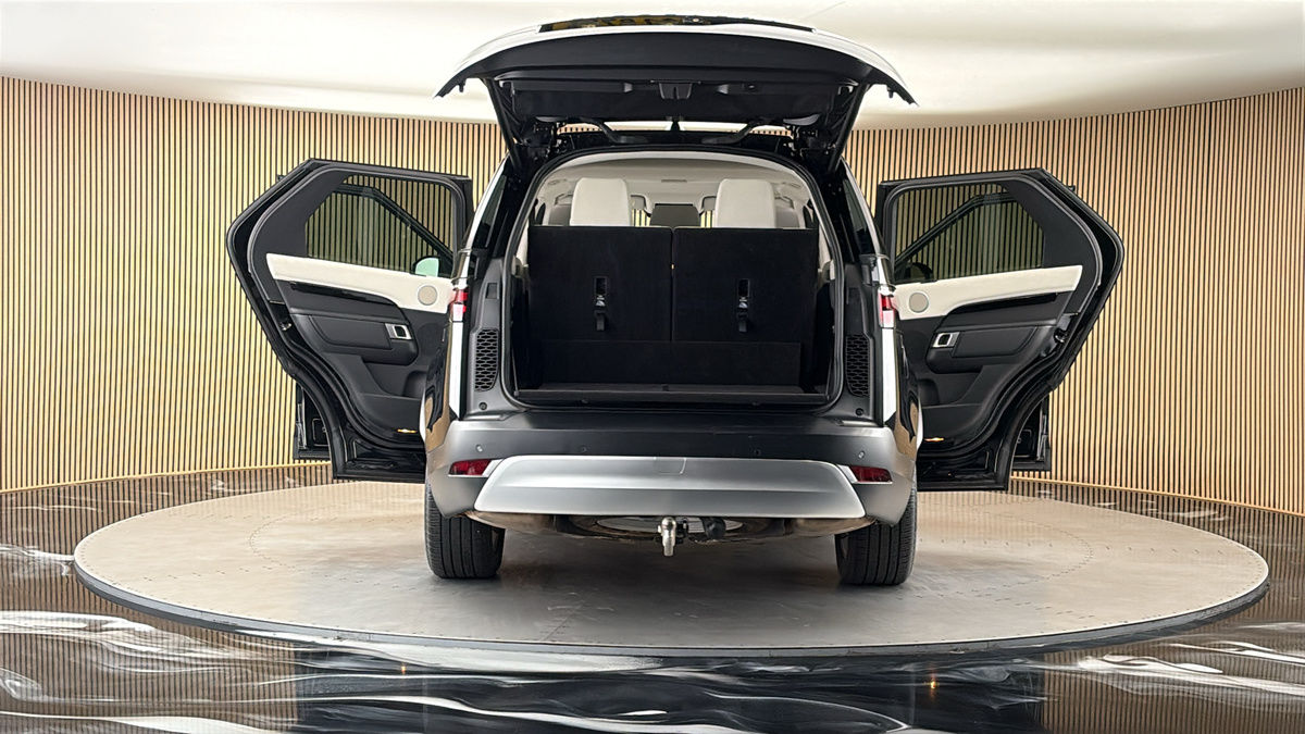 More views of Land Rover Discovery