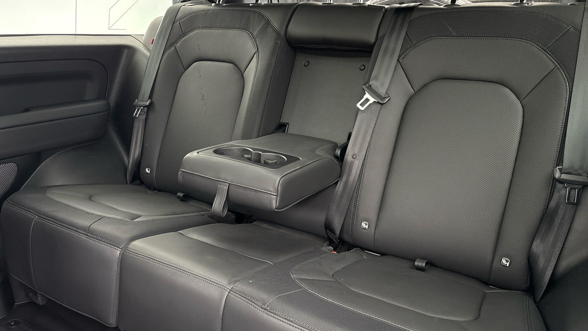 Land Rover Defender 90 Image 9