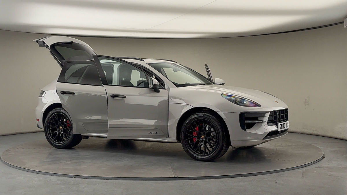 More views of Porsche Macan