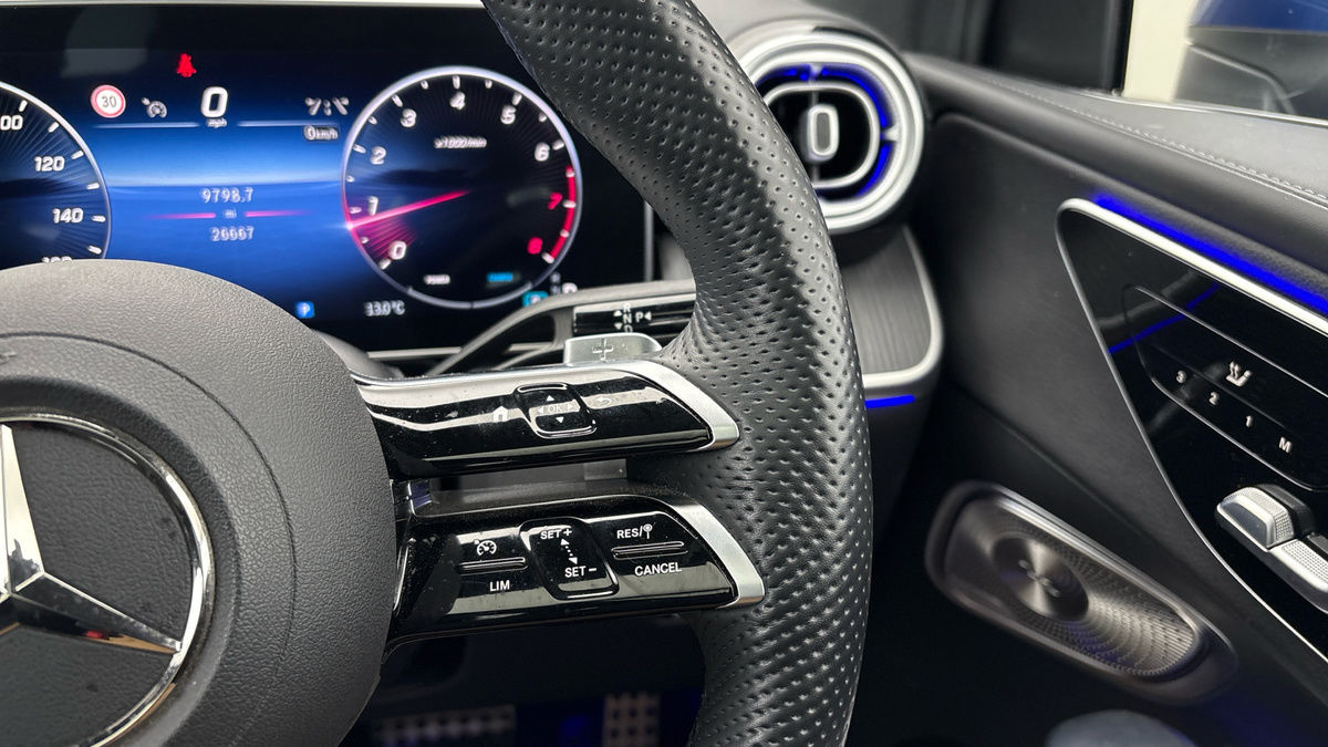 Mercedes-Benz GLC Image 14