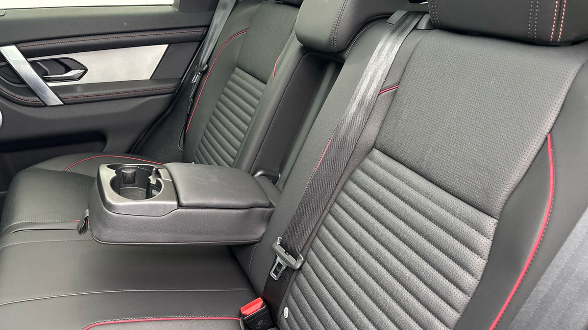 Land Rover Discovery Sport Image 9