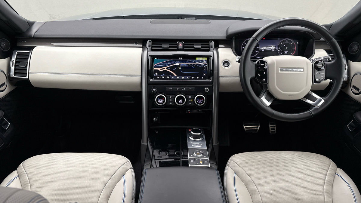 Land Rover Discovery Image 12