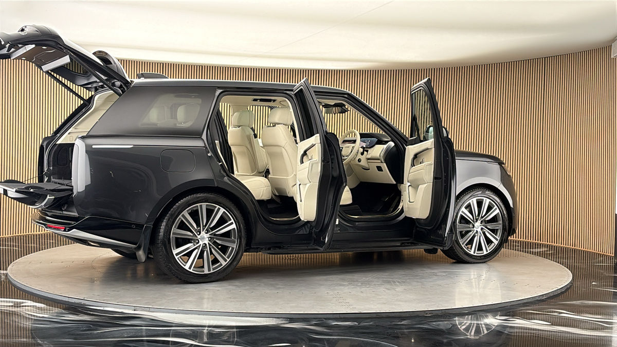 More views of Land Rover Range Rover