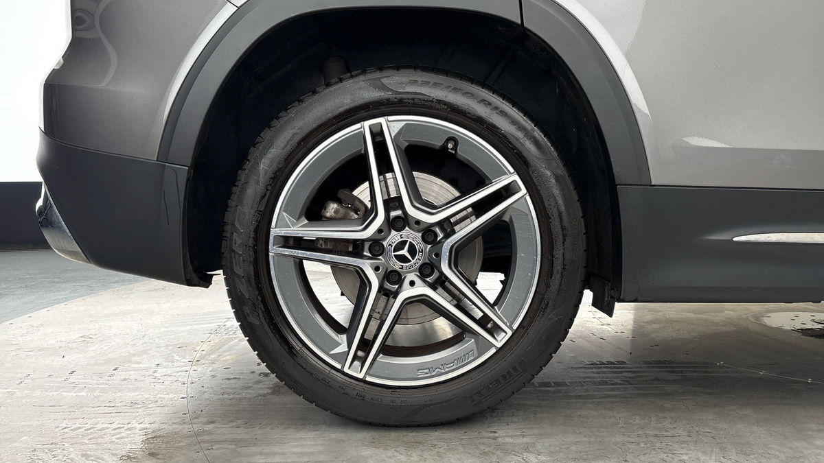 Mercedes-Benz GLB Image 10