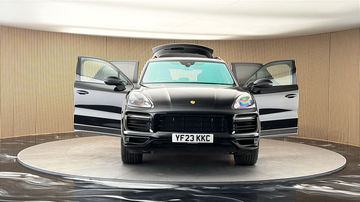 More views of Porsche Cayenne