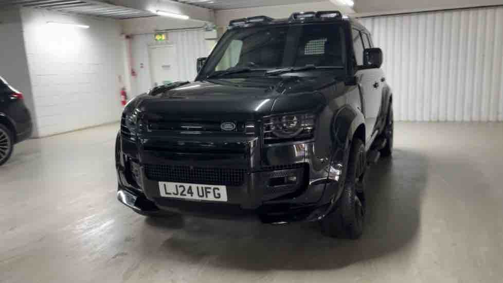More views of Land Rover Defender 110