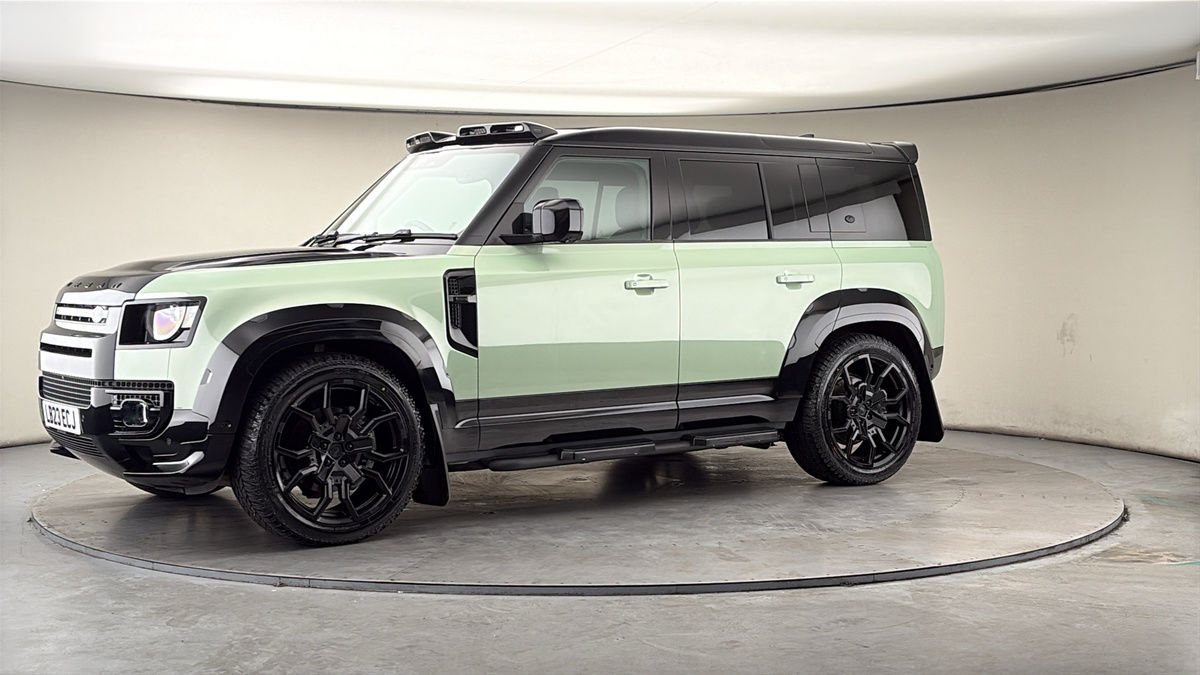 More views of Land Rover Defender 110