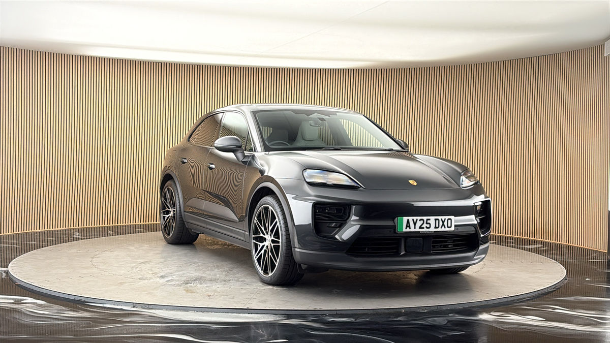 More views of Porsche Macan