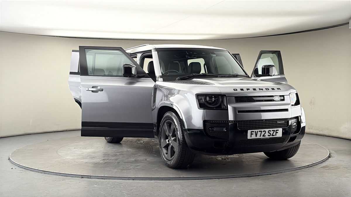 More views of Land Rover Defender 110