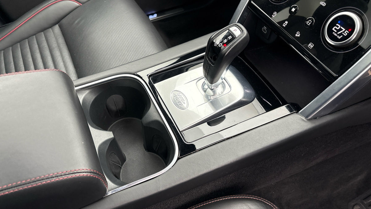 Land Rover Discovery Sport Image 18