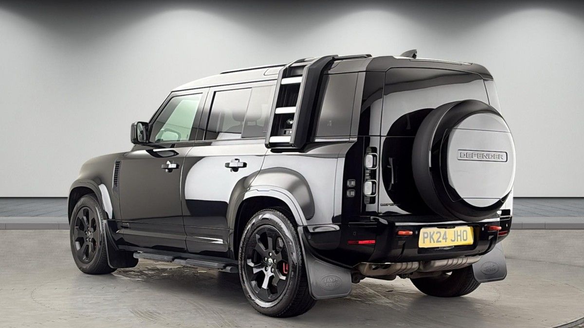 Land Rover Defender 110 Image 2