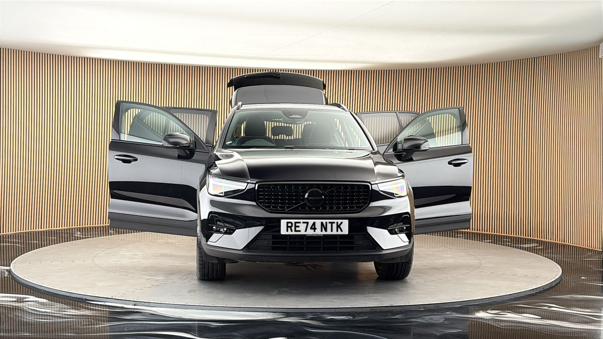 More views of Volvo XC40
