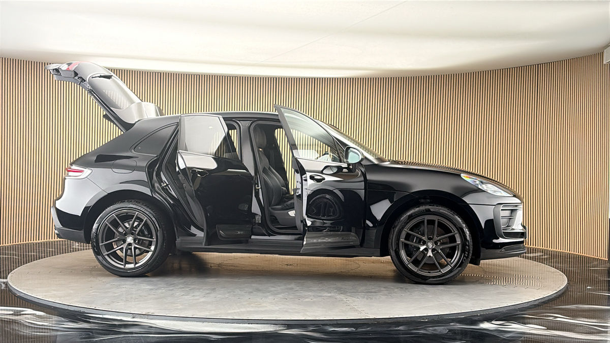 More views of Porsche Macan