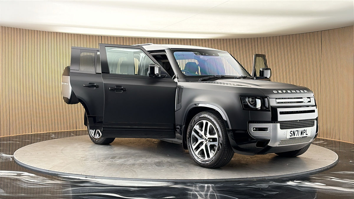 More views of Land Rover Defender 110