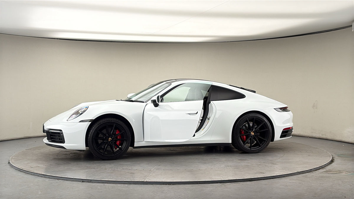 More views of Porsche 911
