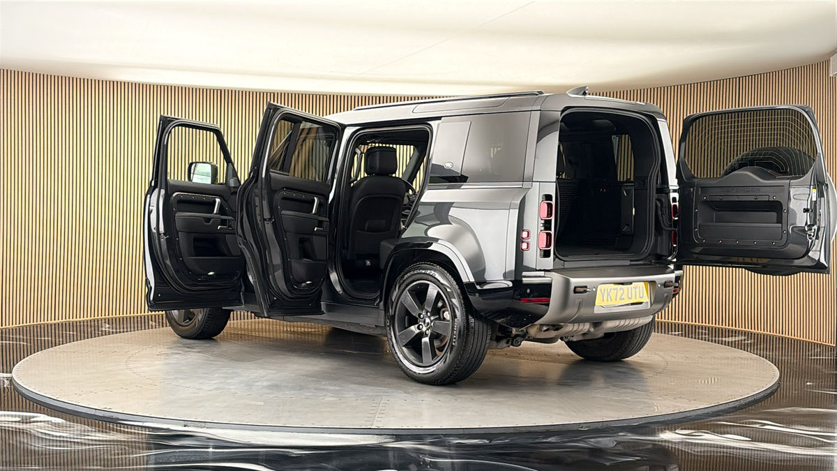 More views of Land Rover Defender 110