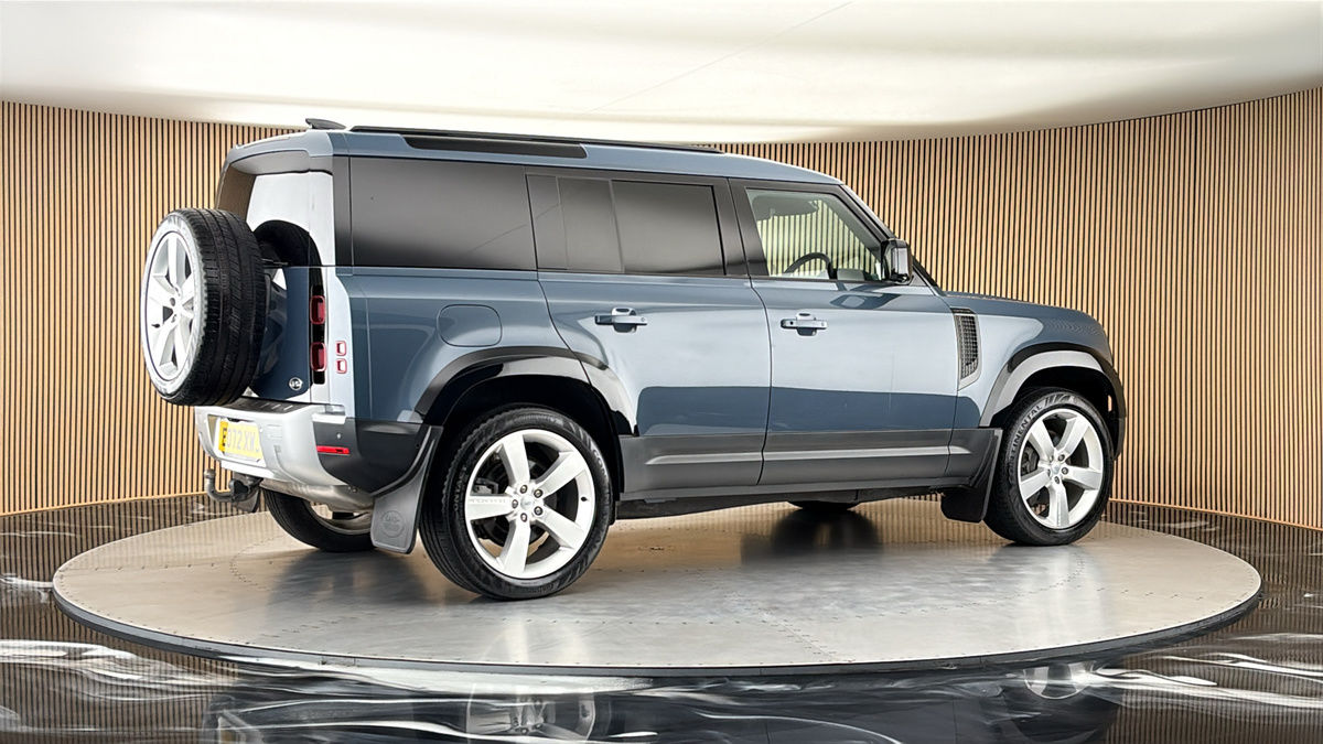 More views of Land Rover Defender 110
