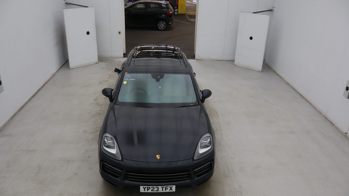 Porsche Cayenne Image 7
