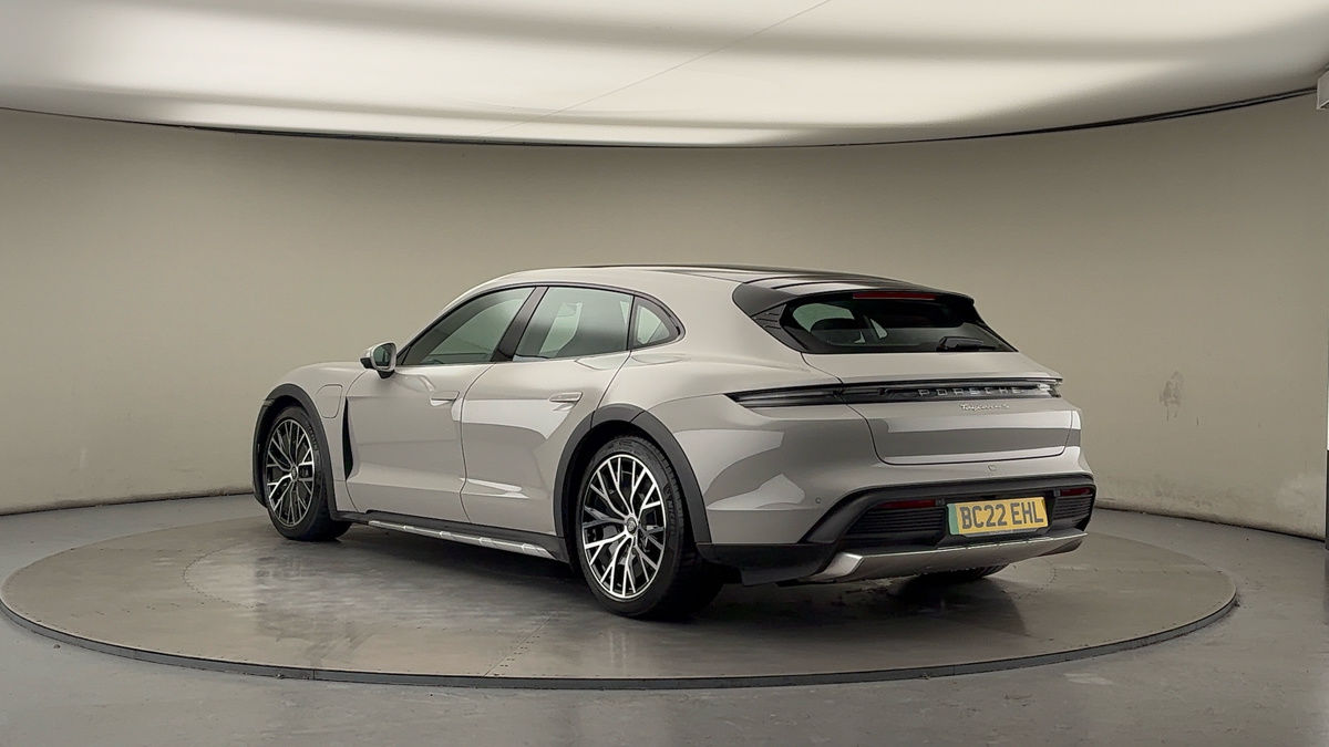 Porsche Taycan Image 2