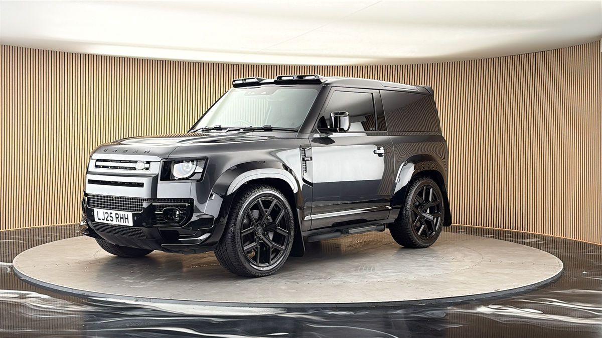 Land Rover Defender 90 Urban Image 20