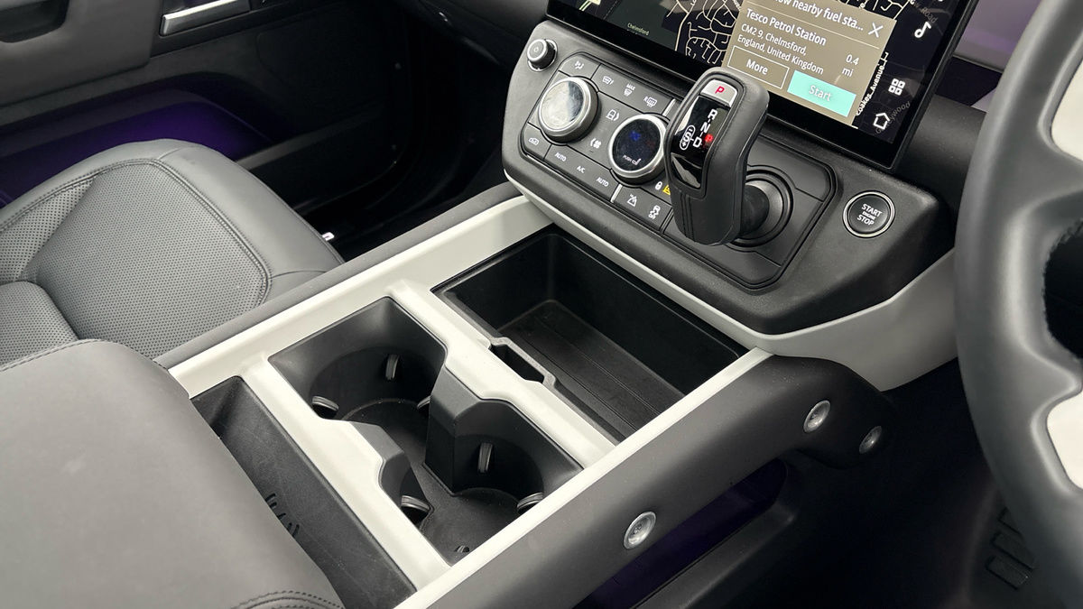 Land Rover Defender 110 Urban Image 18
