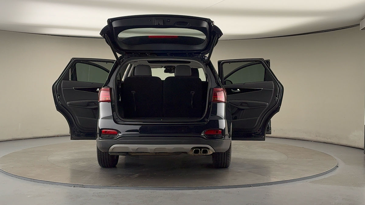 More views of Kia Sorento