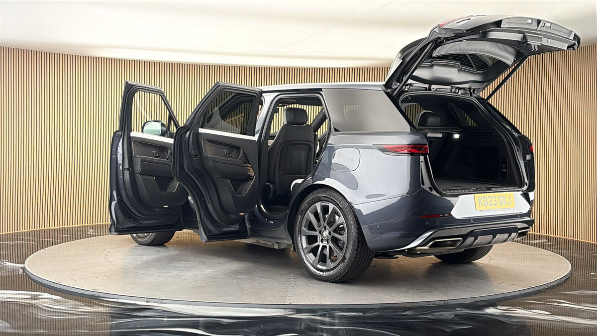 More views of Land Rover Range Rover Sport