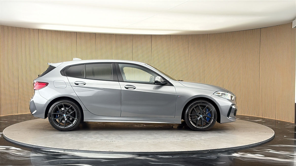 BMW 1 Series Image 16