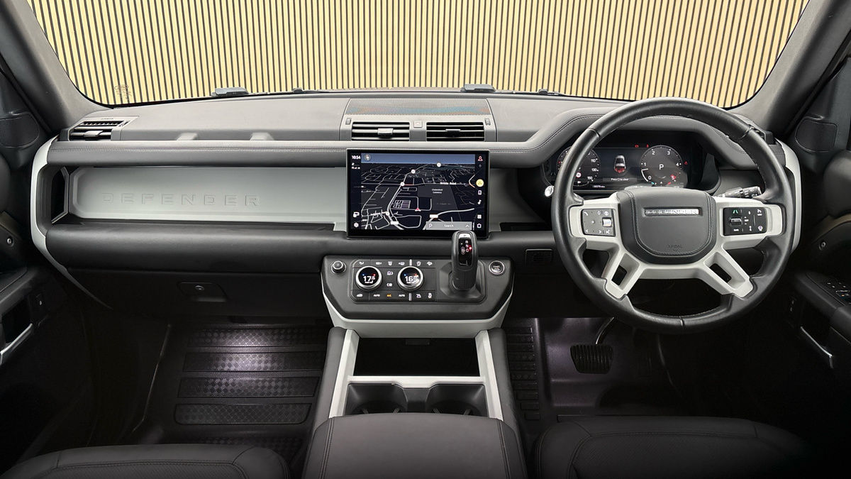 Land Rover Defender 90 Image 12