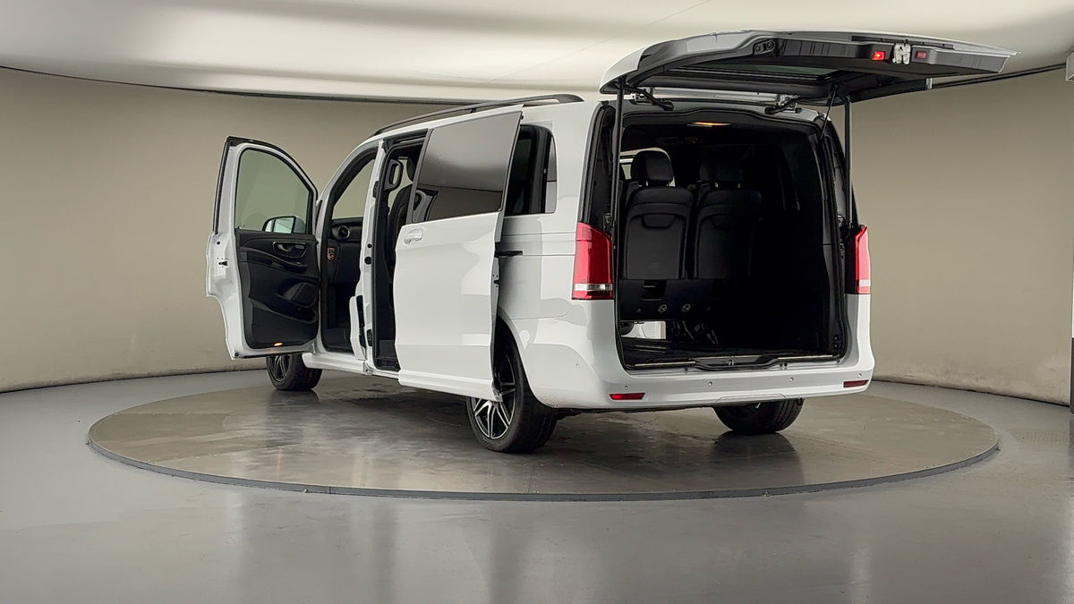 Mercedes-Benz V Class Image 23