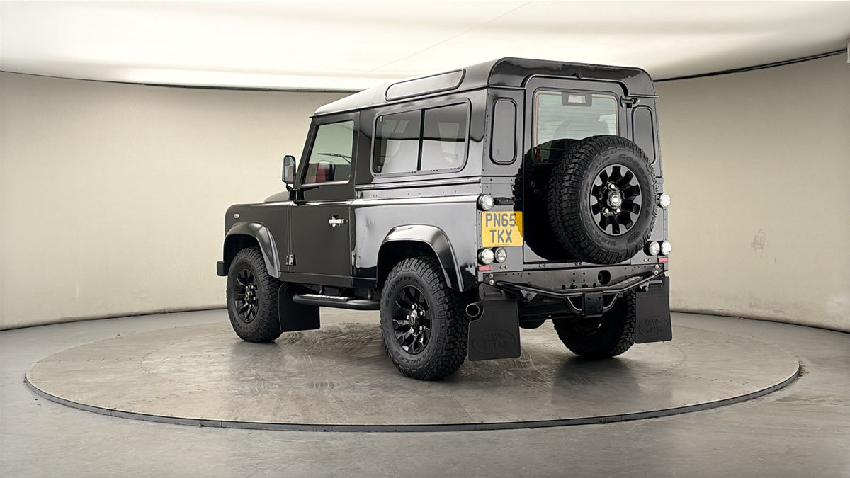 Land Rover Defender 90 Image 2
