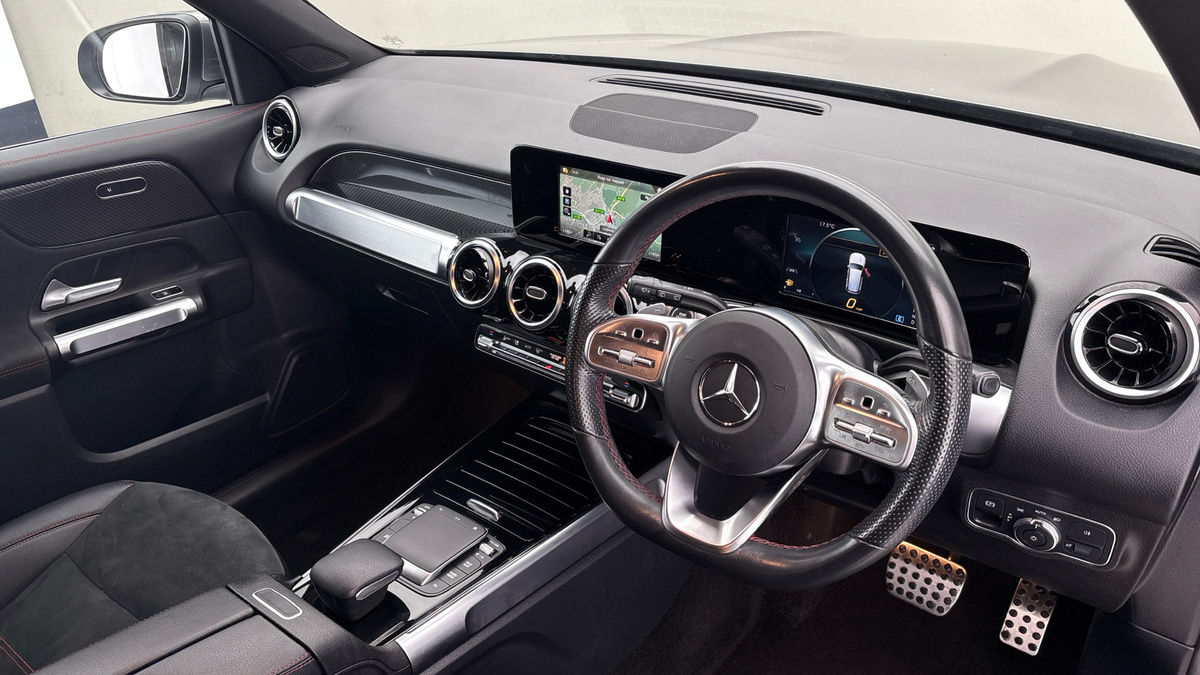 Mercedes-Benz GLB Image 5