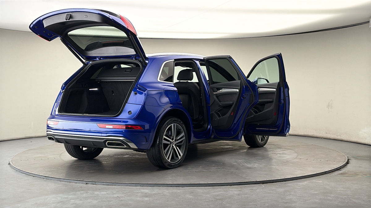 More views of Audi Q5