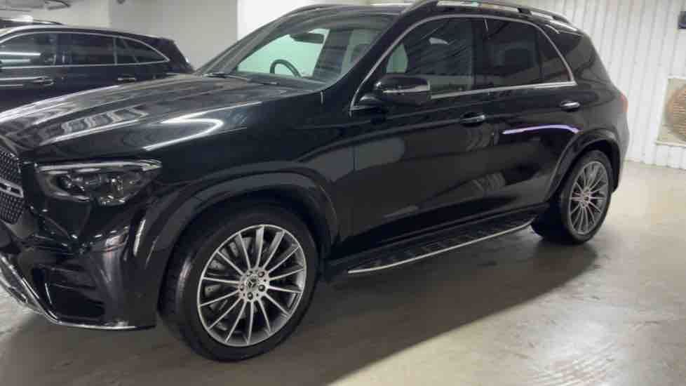 More views of Mercedes-Benz GLE