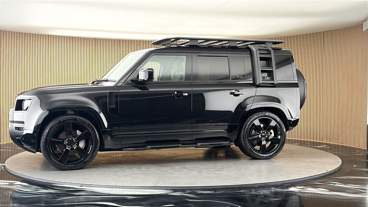 More views of Land Rover Defender 110