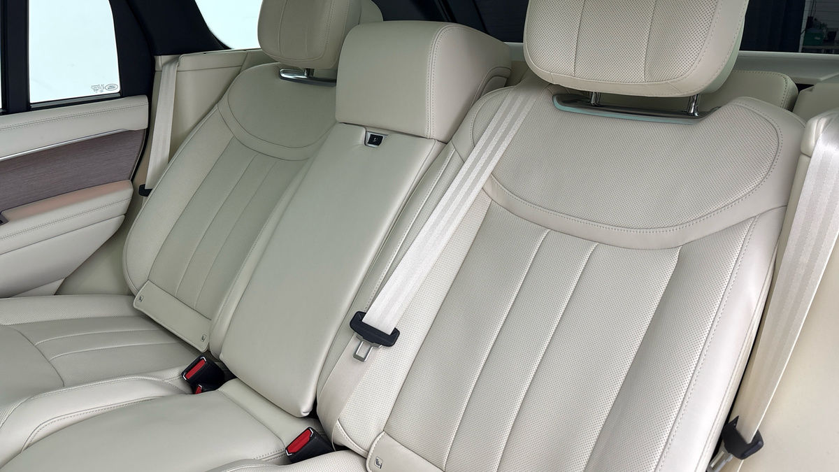 Land Rover Range Rover Image 8