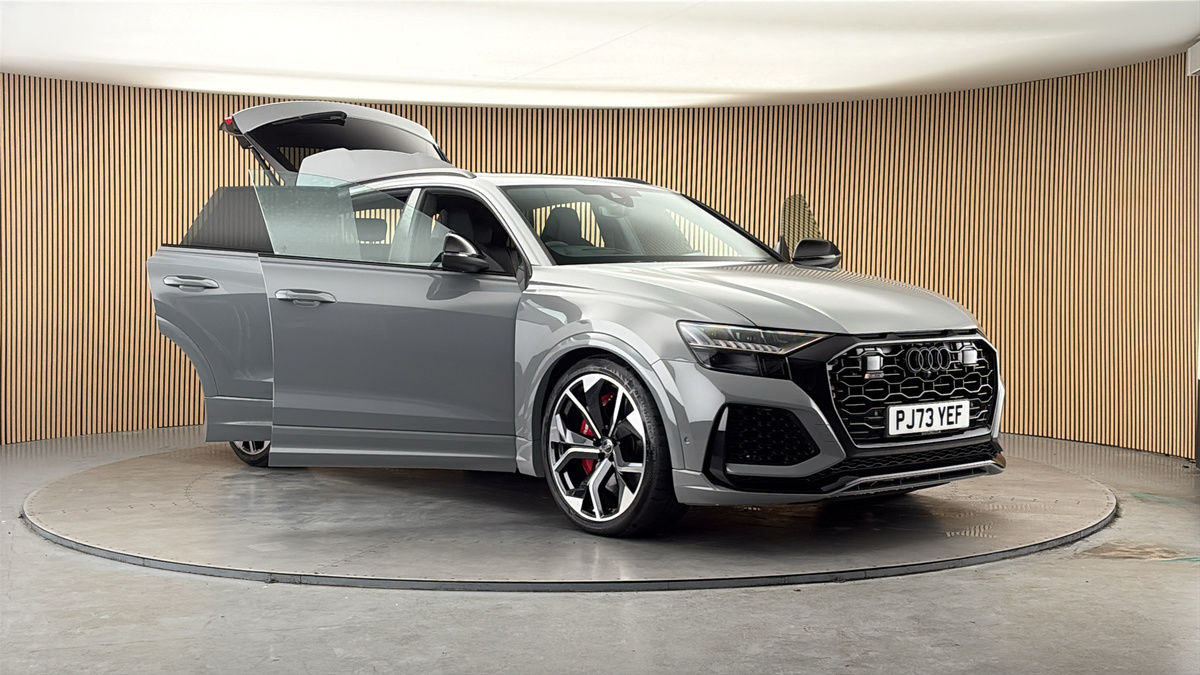 More views of Audi RSQ8