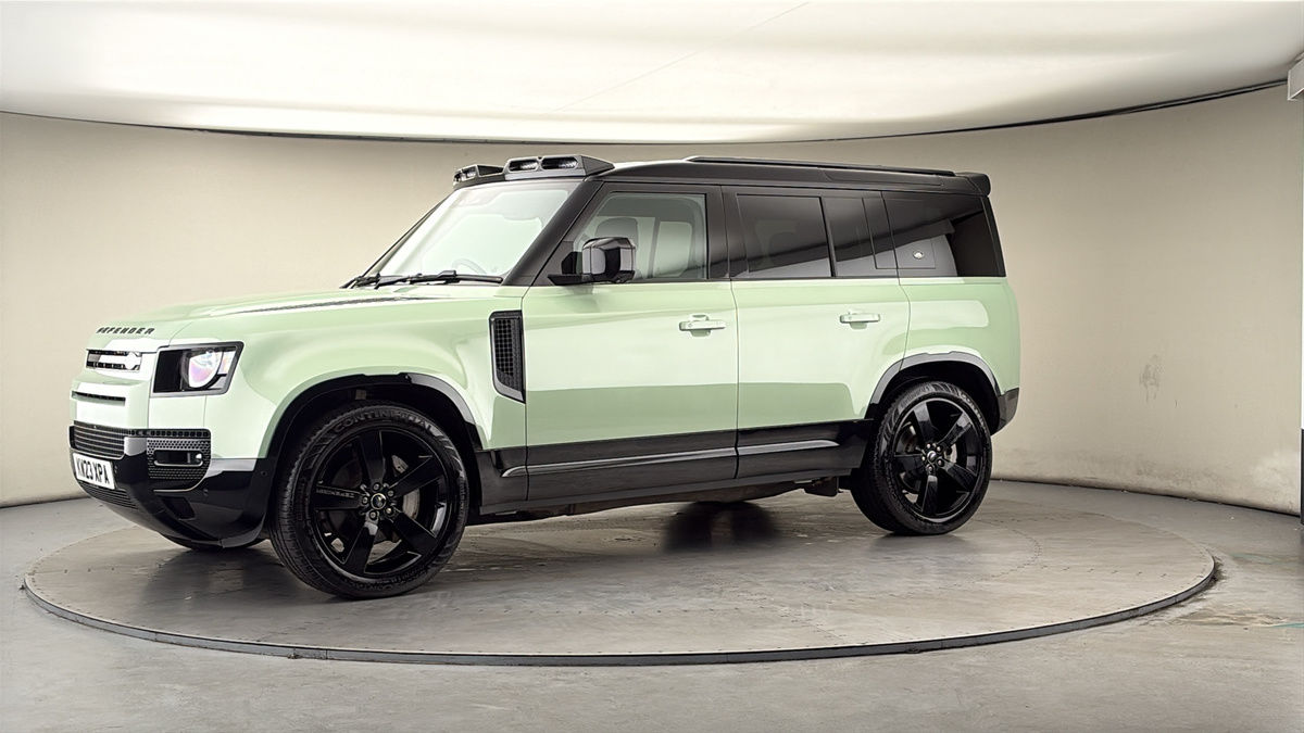 More views of Land Rover Defender 110