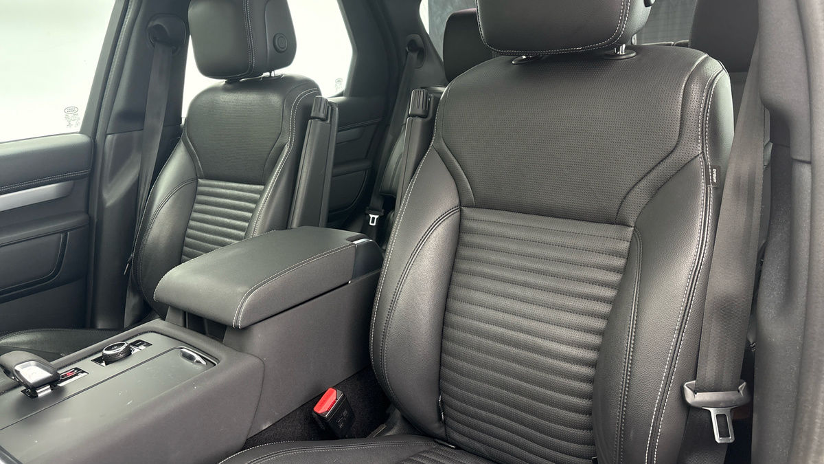 Land Rover Discovery Image 7